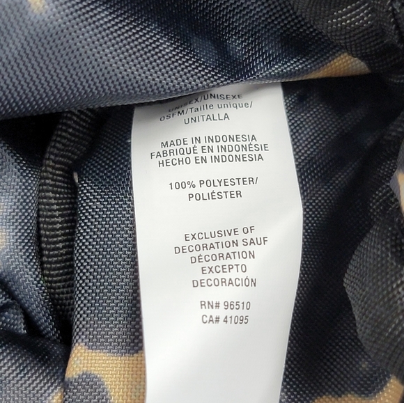 Under Armour UA Project Rock Duffle Backpack Bag Black Gold 1376459-002 New - Picture 16 of 16